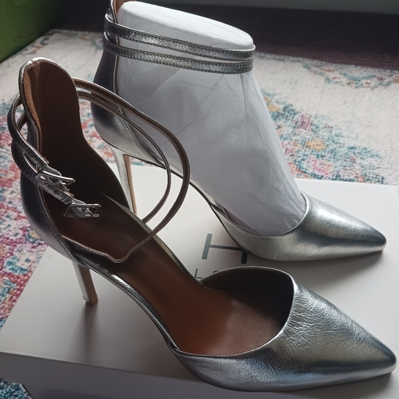 Halston heels - Picture 2 of 2